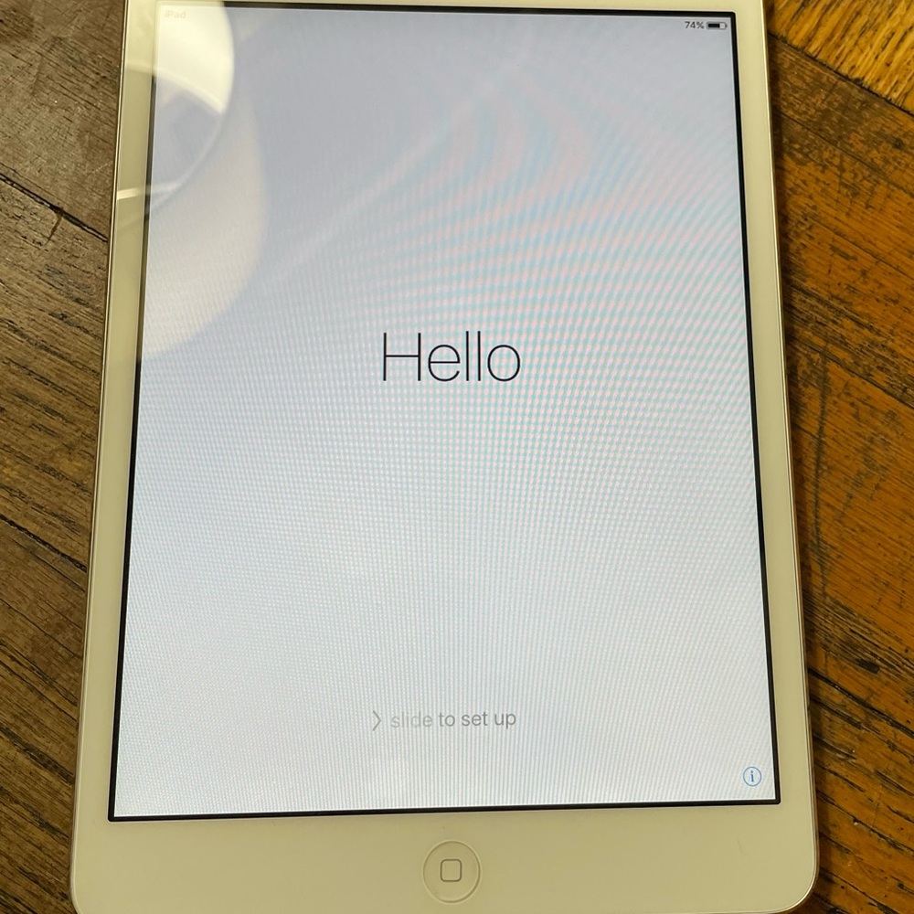 Apple White iPad Tablet - White Front, Silver Back